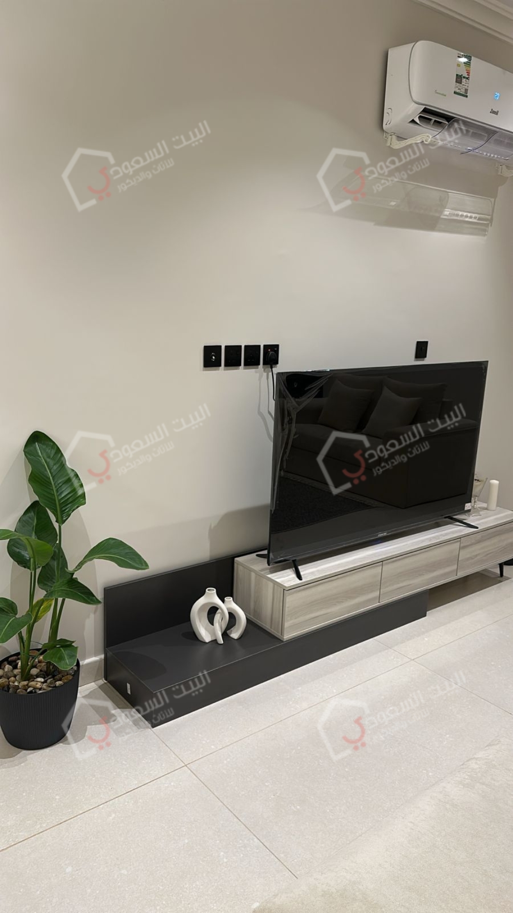 طاولة شاشة بعد التركيب